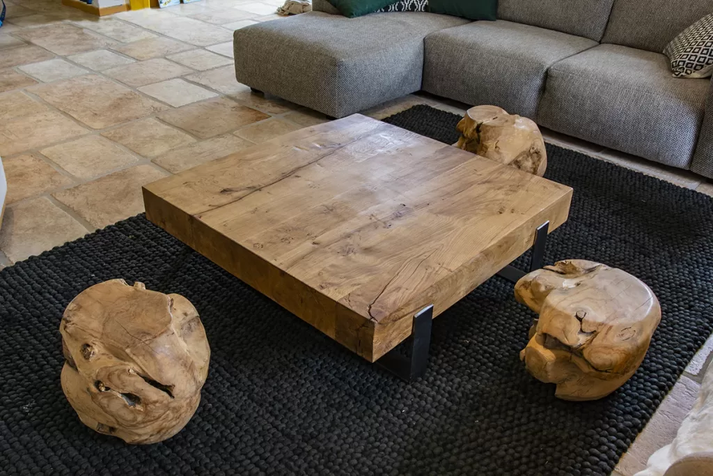 table basse et tabouret en bois massif design moderne créé par atelier boyet à lyon