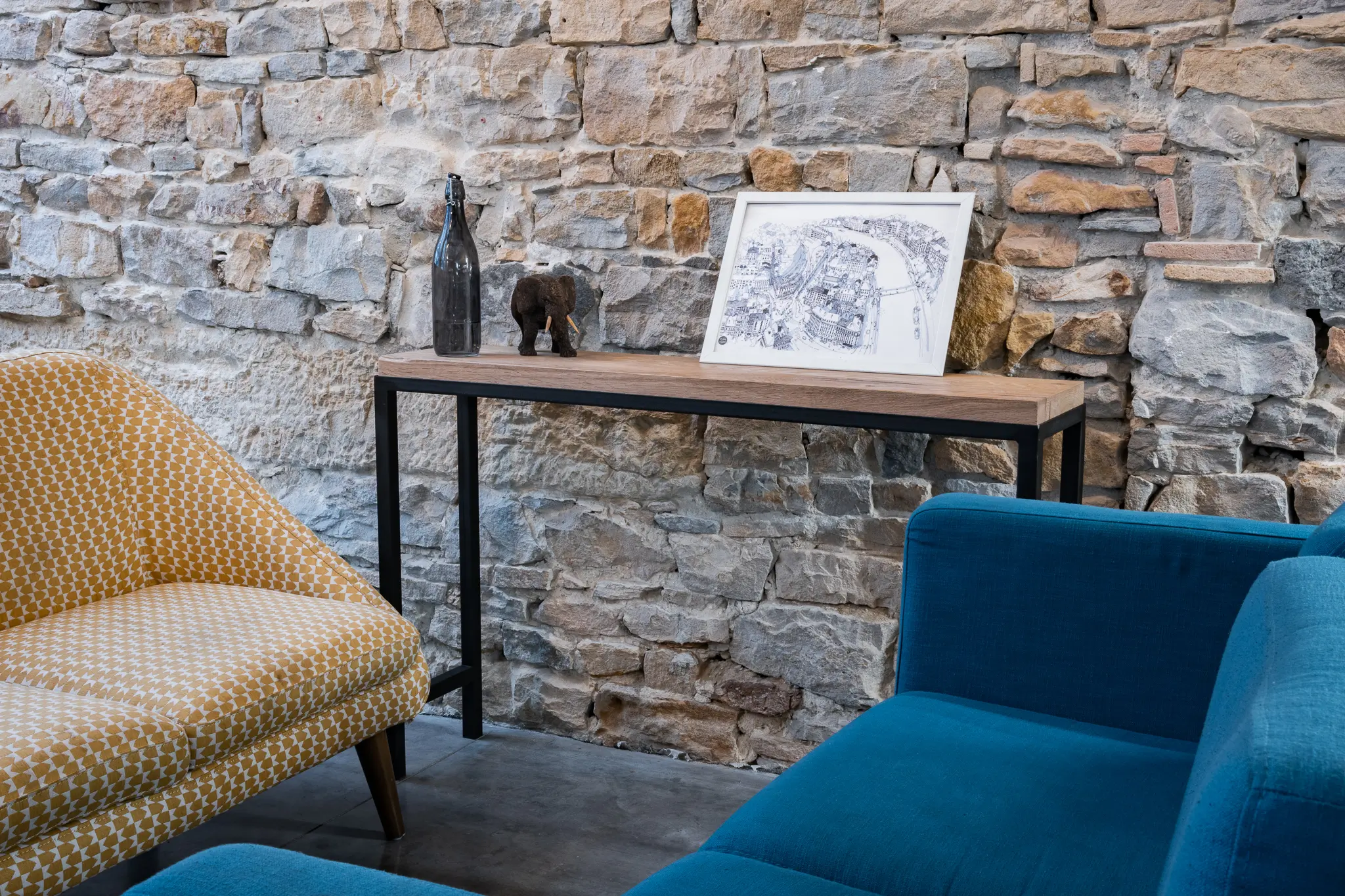 console d'entrée en acier et bois massif fabriquée par l'atelier Boyet