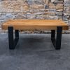 table basse en poutre de chene intemporelle et pieds solide en métal
