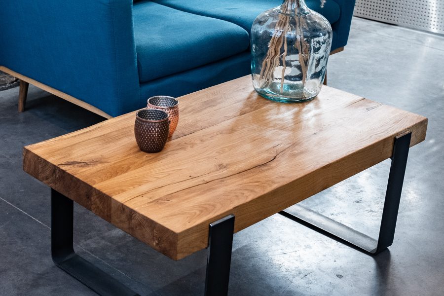 petite table basse en poutre de chêne français et métal