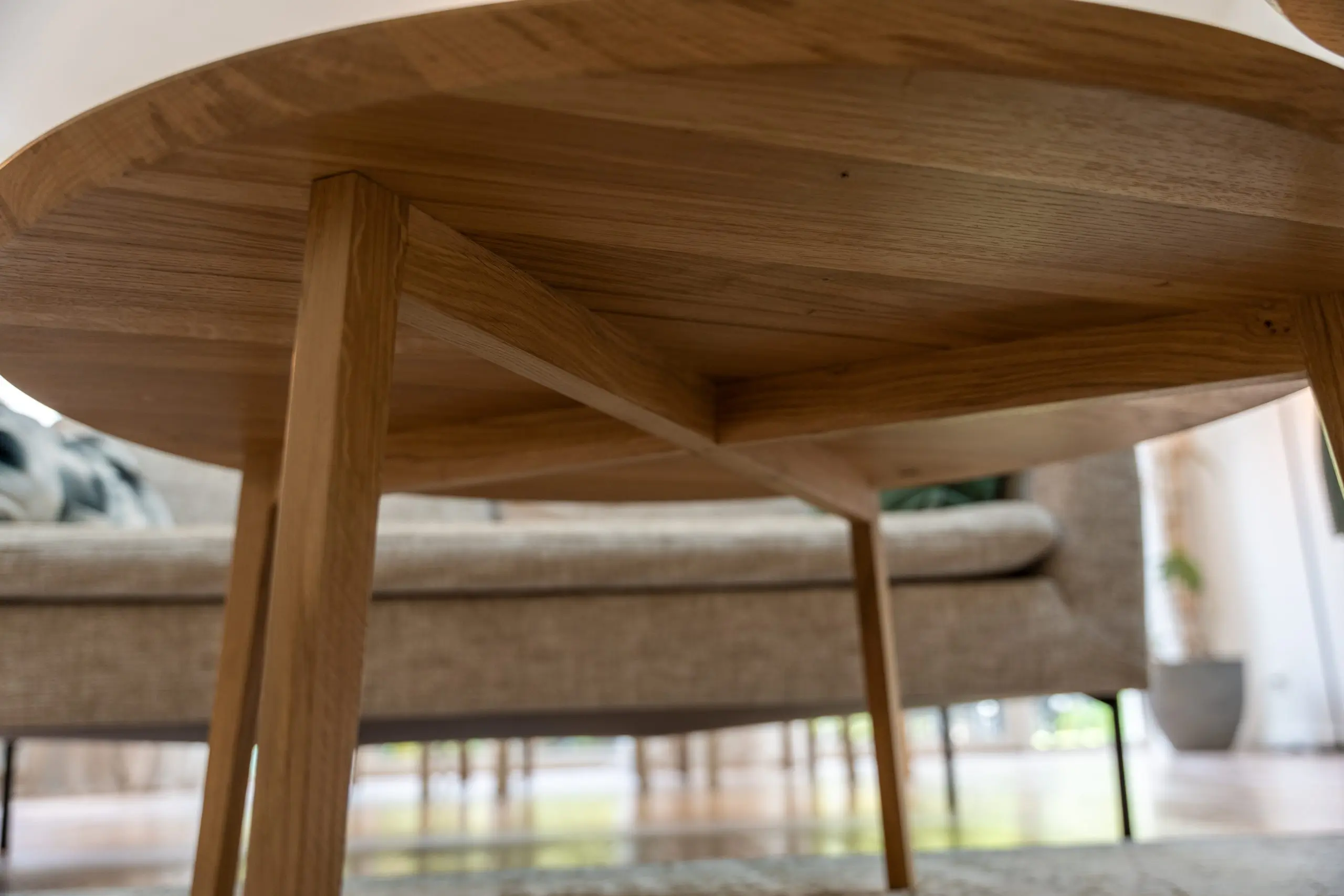 collage-bois-ebeniste-table-basse collage d'ébéniste pour une table basse ronde en bois