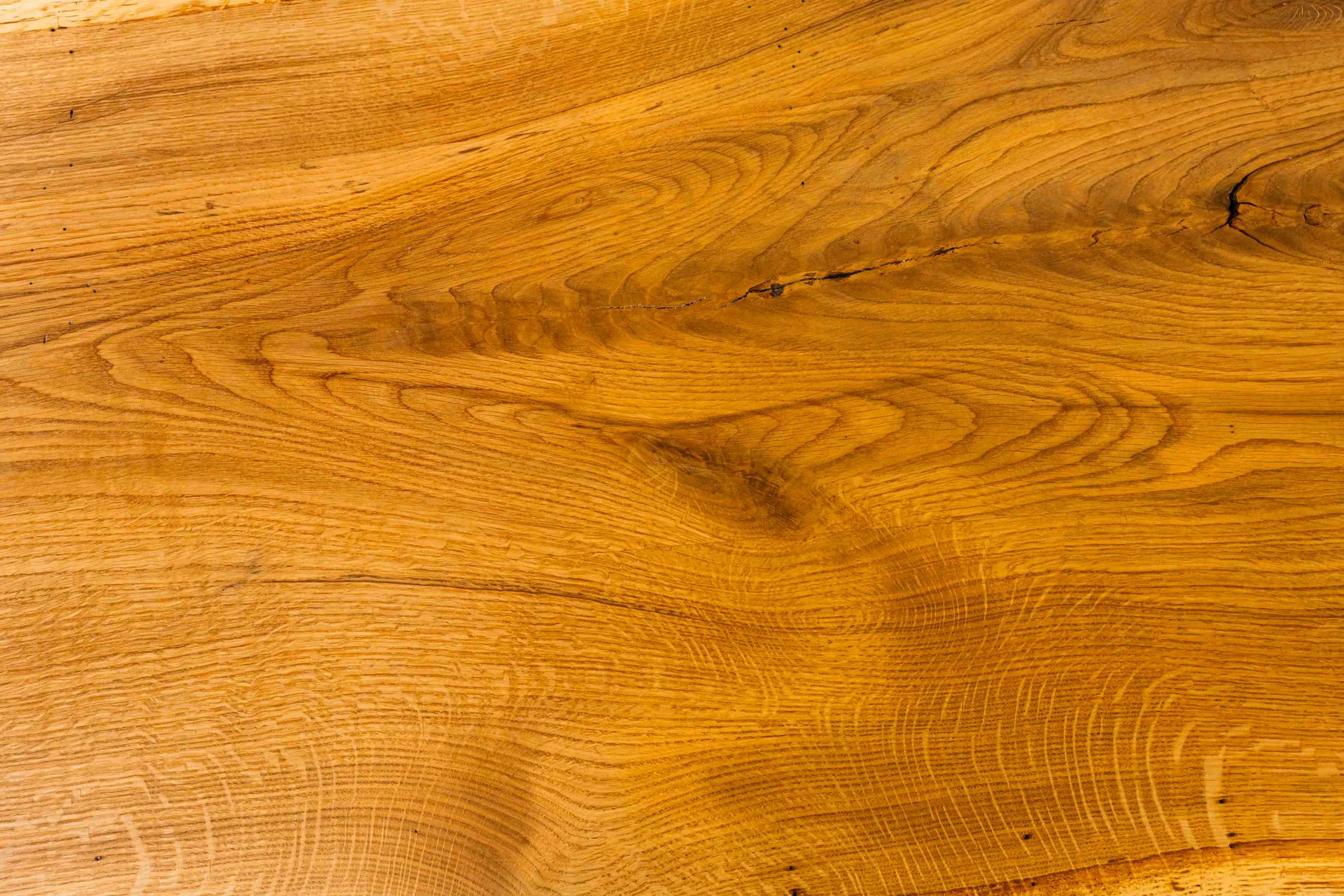 veines-bois-massif-atelier-artisanal veines de chene massif français pour plateau de table ou bureau en bois